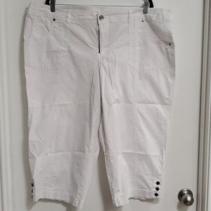 Lane Bryant white capris size 24